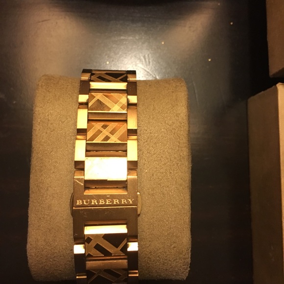 Authentic Burberry Watch - Picture 3 of 6